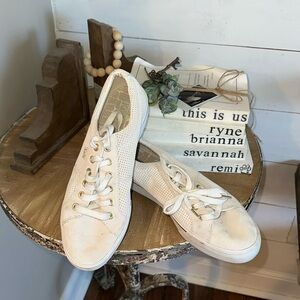 KEDS beige suede sneaker